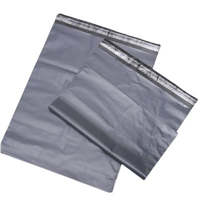 Kleuren LDPE gepersonaliseerde poly mailers verzendzakken enveloppe in rol